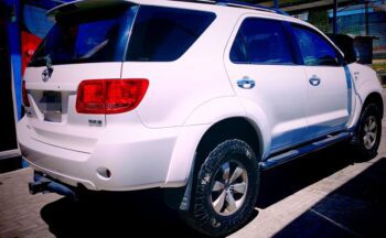 TOYOTA FORTUNER V6 4X4 AÑO 2007 - Imagen 4