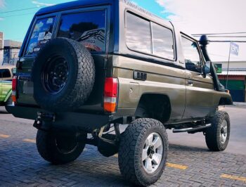 TOYOTA LAND CRUISER FJ70 - Imagen 8